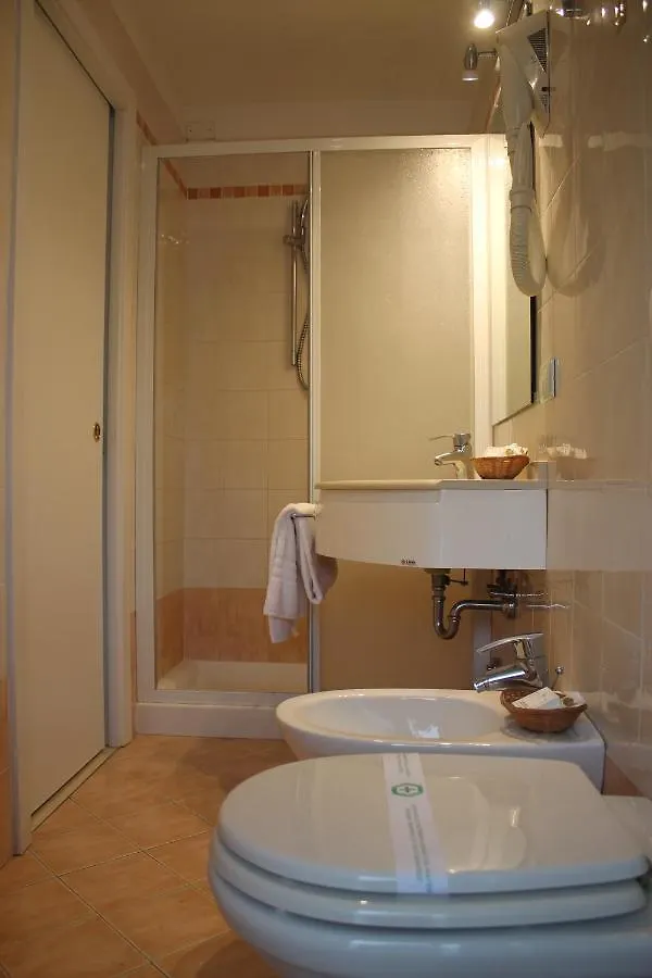 Hotel Borghesi Riccione 3*,
