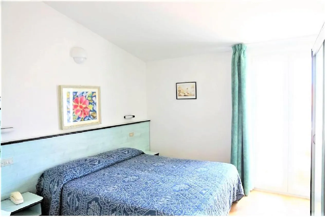 Hotel Borghesi Riccione 3*,  Italia